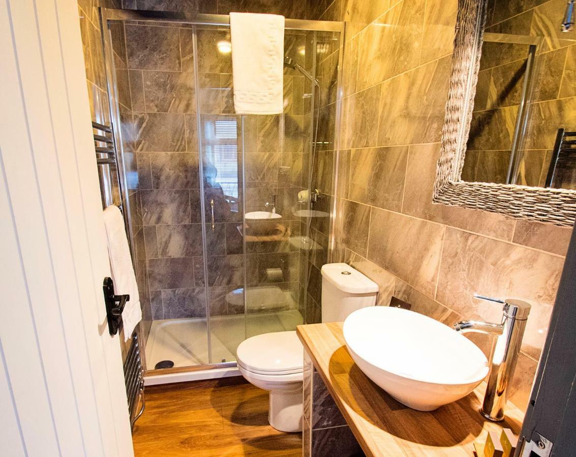 Nik The Greek Bed & Breakfast Burry Port Dış mekan fotoğraf